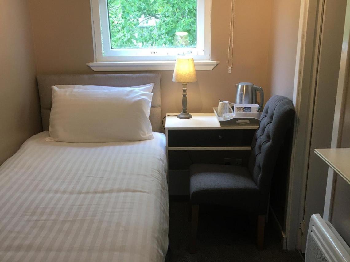 Highland Bridge Hotel Spean Bridge Extérieur photo