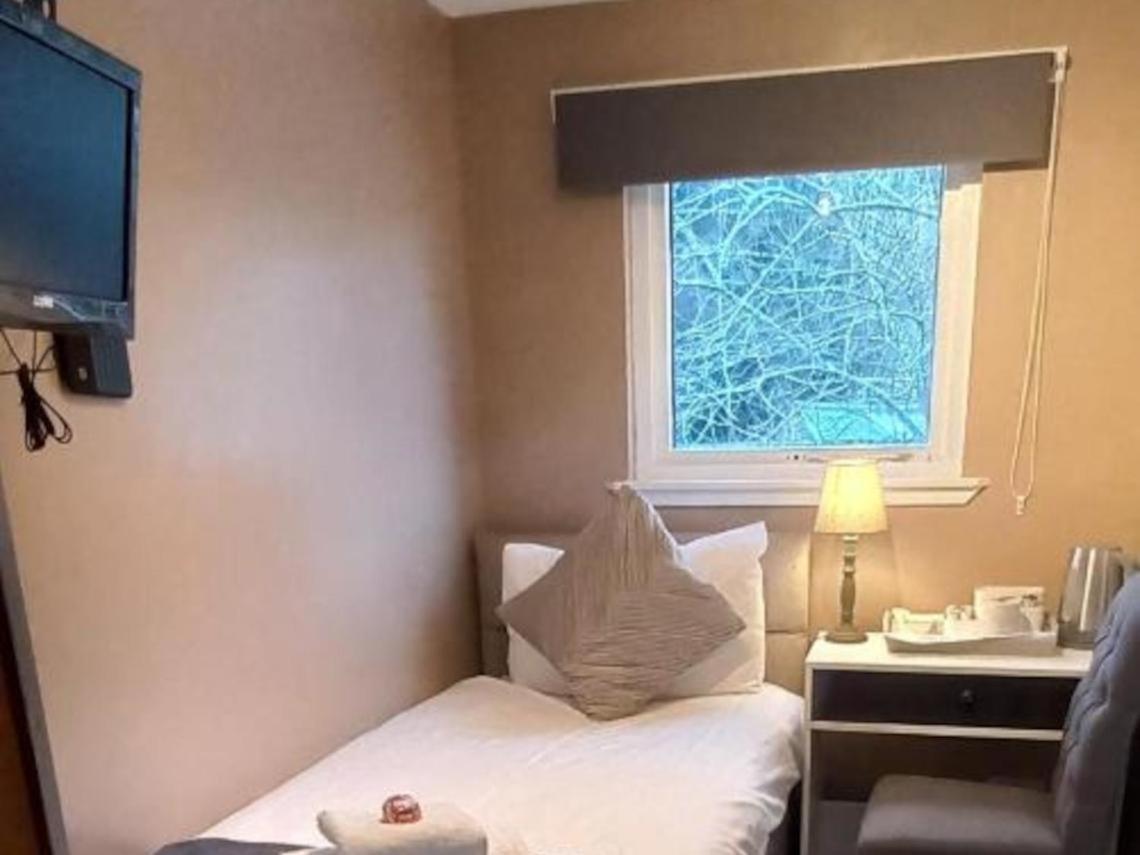Highland Bridge Hotel Spean Bridge Extérieur photo