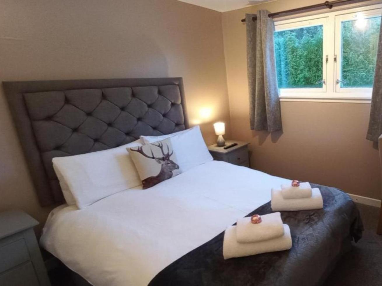 Highland Bridge Hotel Spean Bridge Extérieur photo
