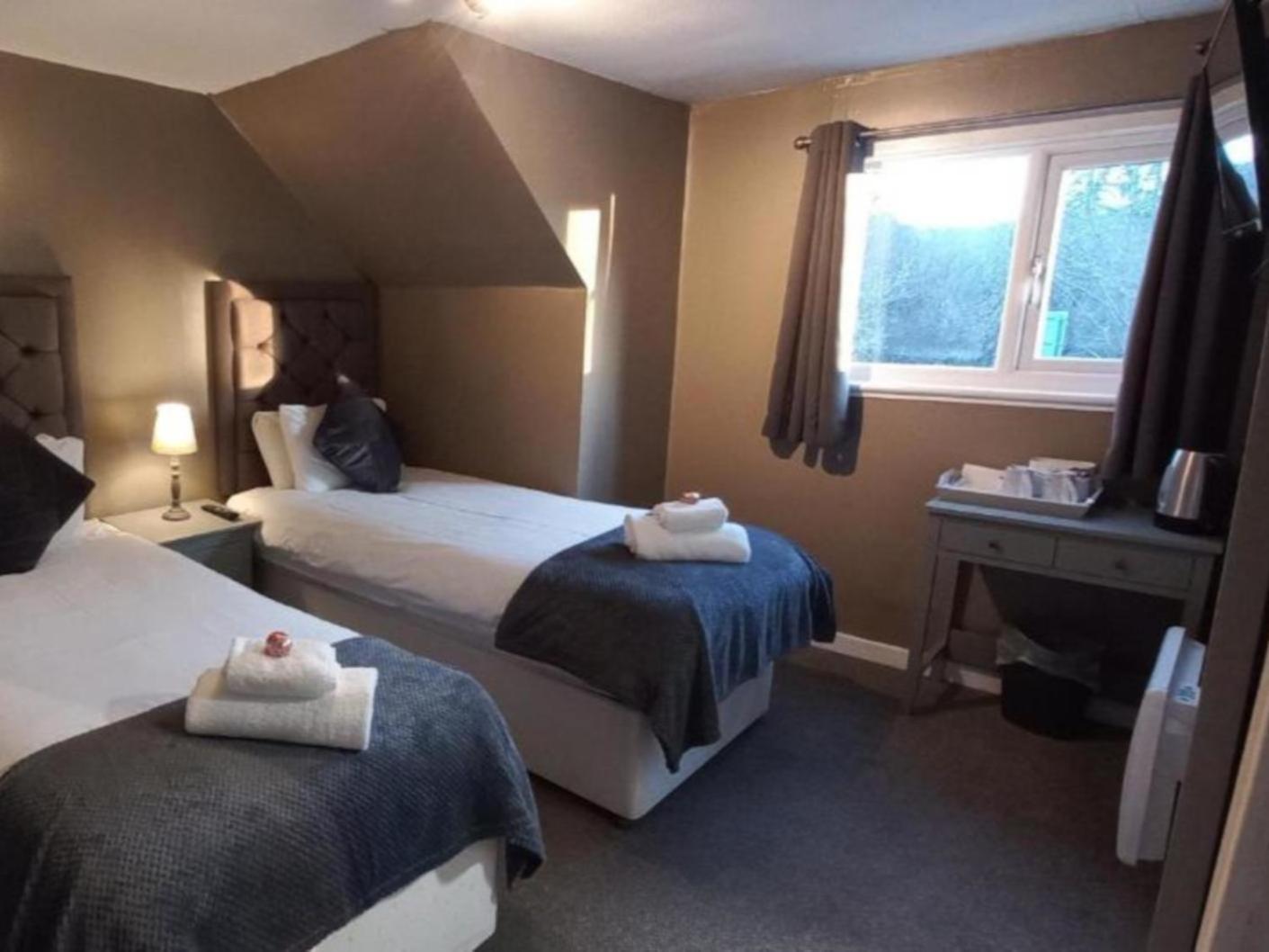 Highland Bridge Hotel Spean Bridge Extérieur photo