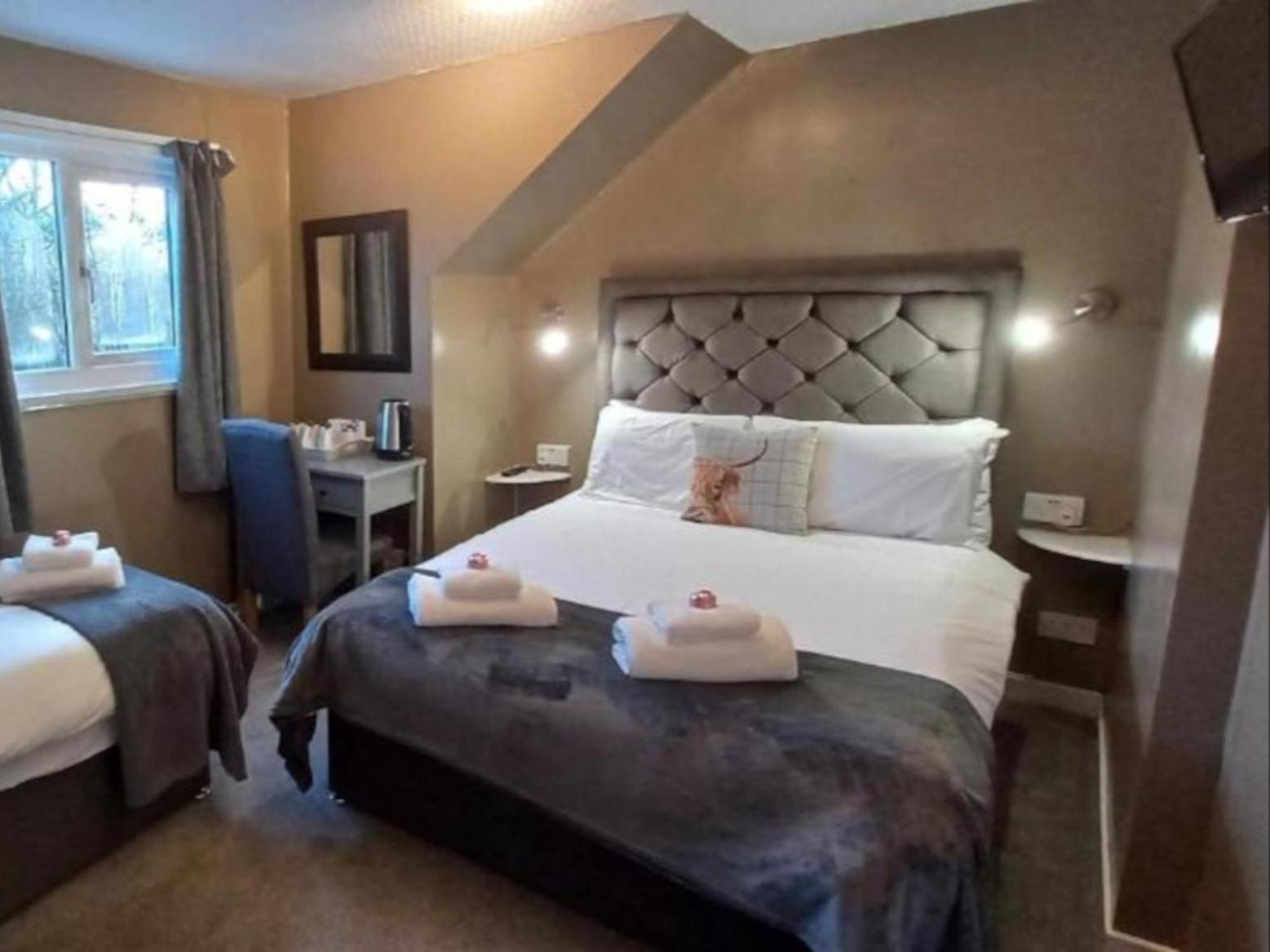 Highland Bridge Hotel Spean Bridge Extérieur photo