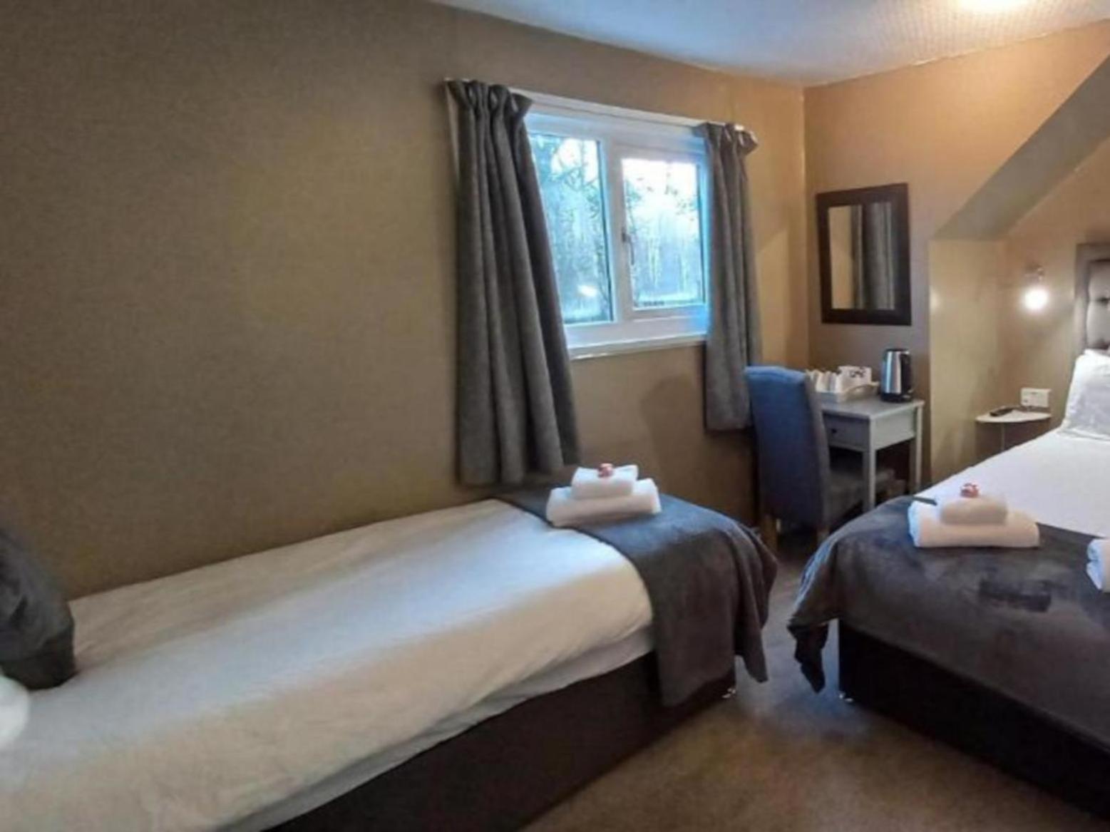 Highland Bridge Hotel Spean Bridge Extérieur photo