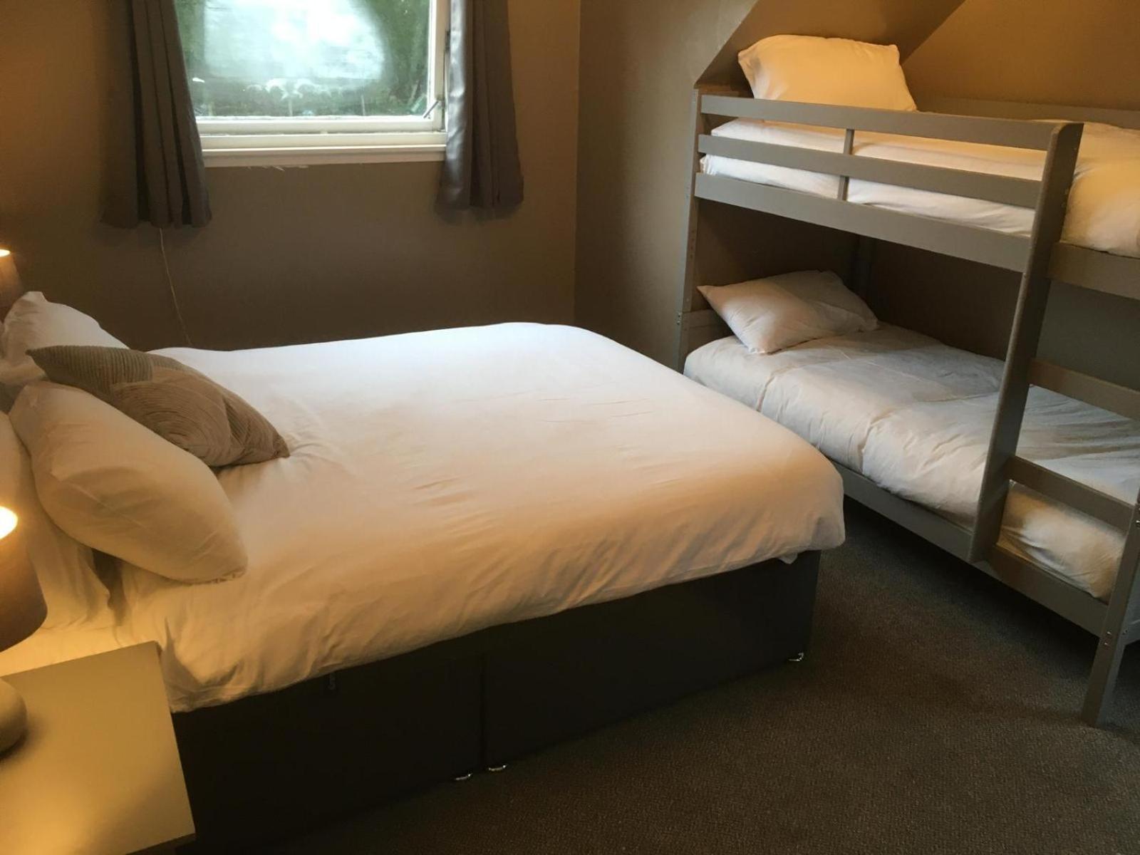 Highland Bridge Hotel Spean Bridge Extérieur photo