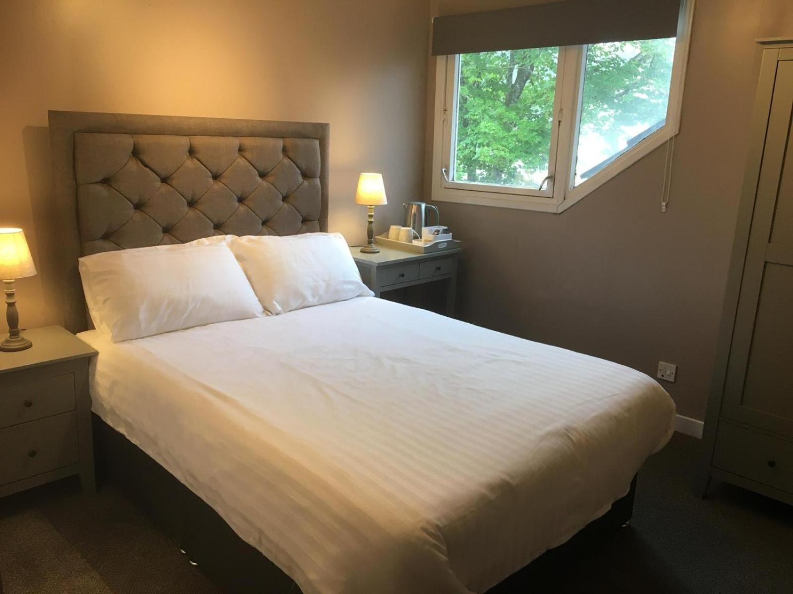 Highland Bridge Hotel Spean Bridge Extérieur photo